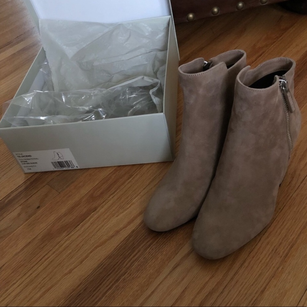 BRAND NEW!! 1. State Jacend Zip Bootie. Size 7.